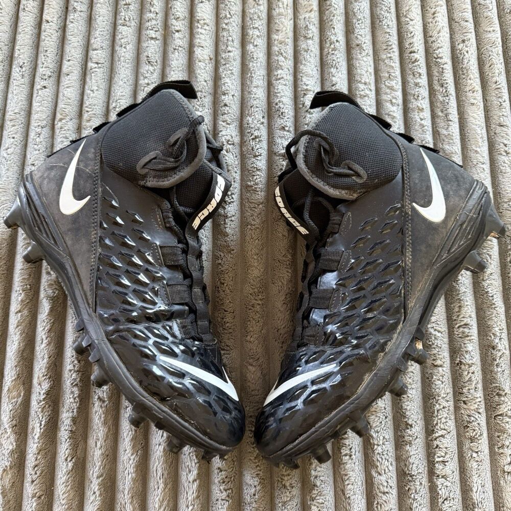 Nike Force Savage Shark 2 Mens US 8.5 Football Cleats Black w/white Nike Logo.